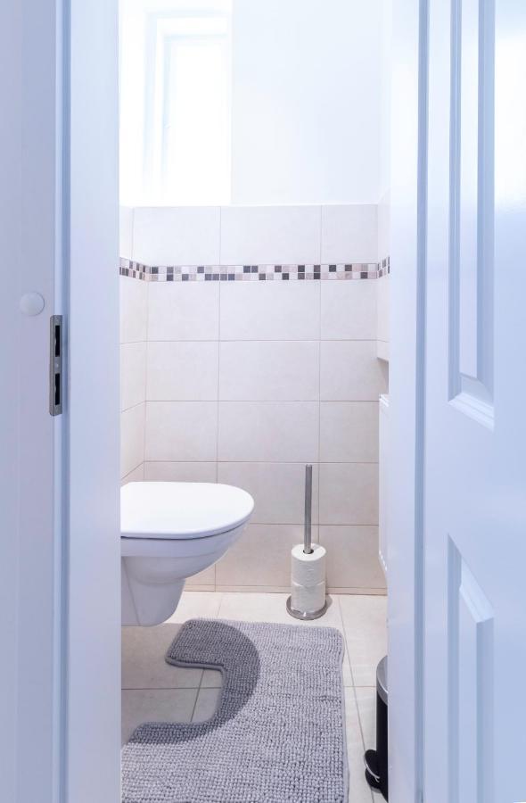 Comfortable, Specious Apartment With Inner Garden- Marzstrasse Apartments Відень Екстер'єр фото