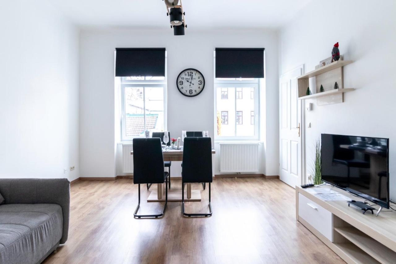 Comfortable, Specious Apartment With Inner Garden- Marzstrasse Apartments Відень Екстер'єр фото